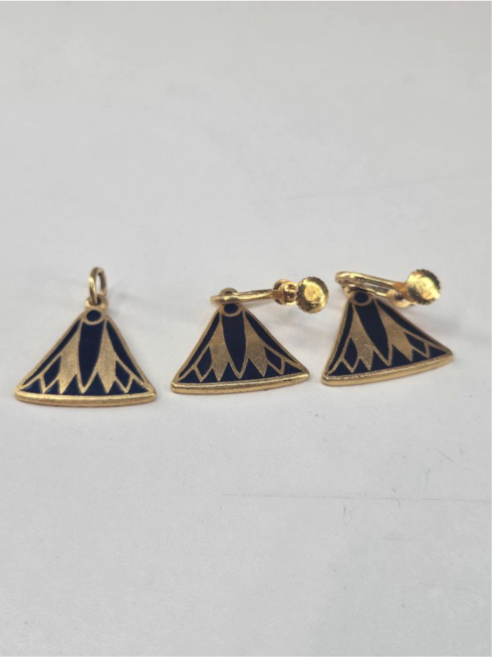 Metropolitan Museum of Art Blue Enamel Goldtone Lotus Earrings Pendant Necklace